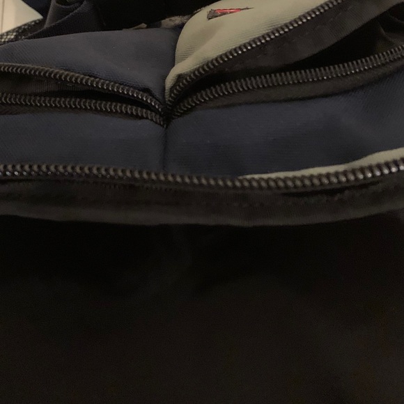 **NEW** Boys’ Quiksilver Backpack - Picture 6 of 7